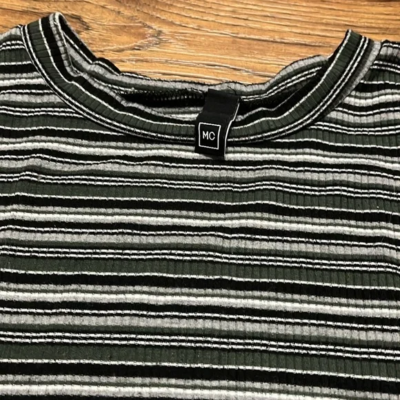 tee - Picture 3 of 3